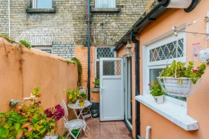 9 Francis Terrace, Bow Street, Dublin - 16