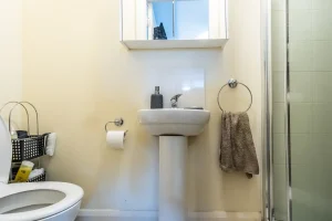 eyJidWNrZXQiOiJtZWRpYW1hc3Rlci1zM2V1IiwiZWRpdHMiOnsicmVzaXplIjp7ImZpdCI6Imluc2lkZSIsIndpZHRoIjoxMjAwLCJoZWlnaHQiOjEyMDB9fSwib3V0cHV0Rm9ybWF0IjoianBlZyIsImtleSI6ImMvNy9jN2